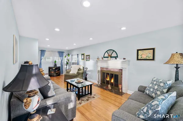 $335,000 | 21 Brookside Circle, Wethersfield, CT 06109