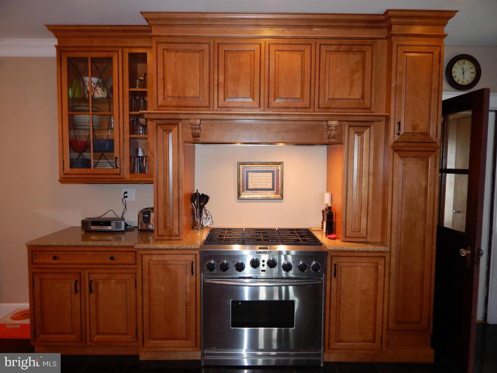 38 North Decatur Street Strasburg, PA 17579 - Photo 3 of 23