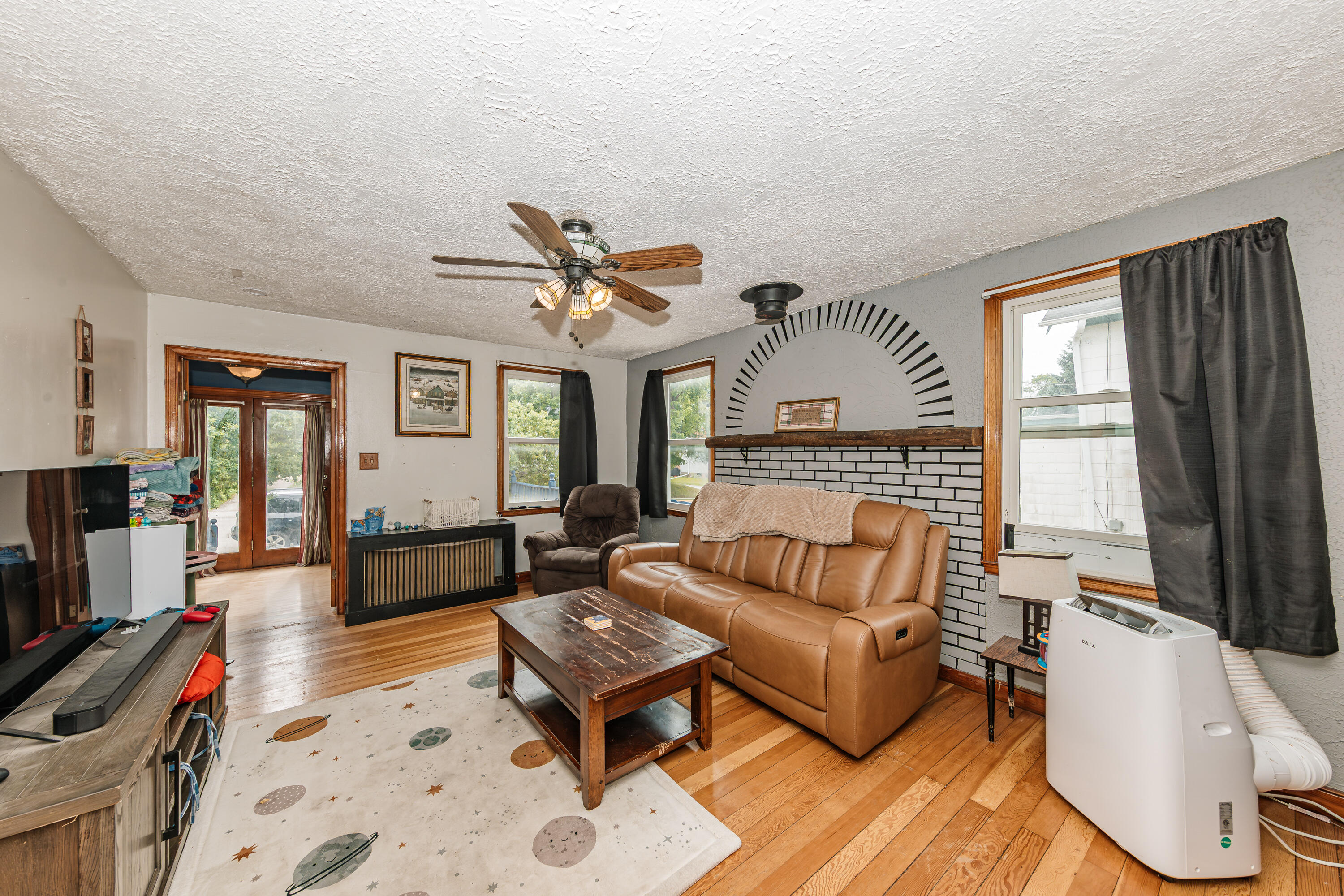113 South Milwaukee Street Fredonia, WI 53021 - Photo 5 of 29 natural hardwood floor living room