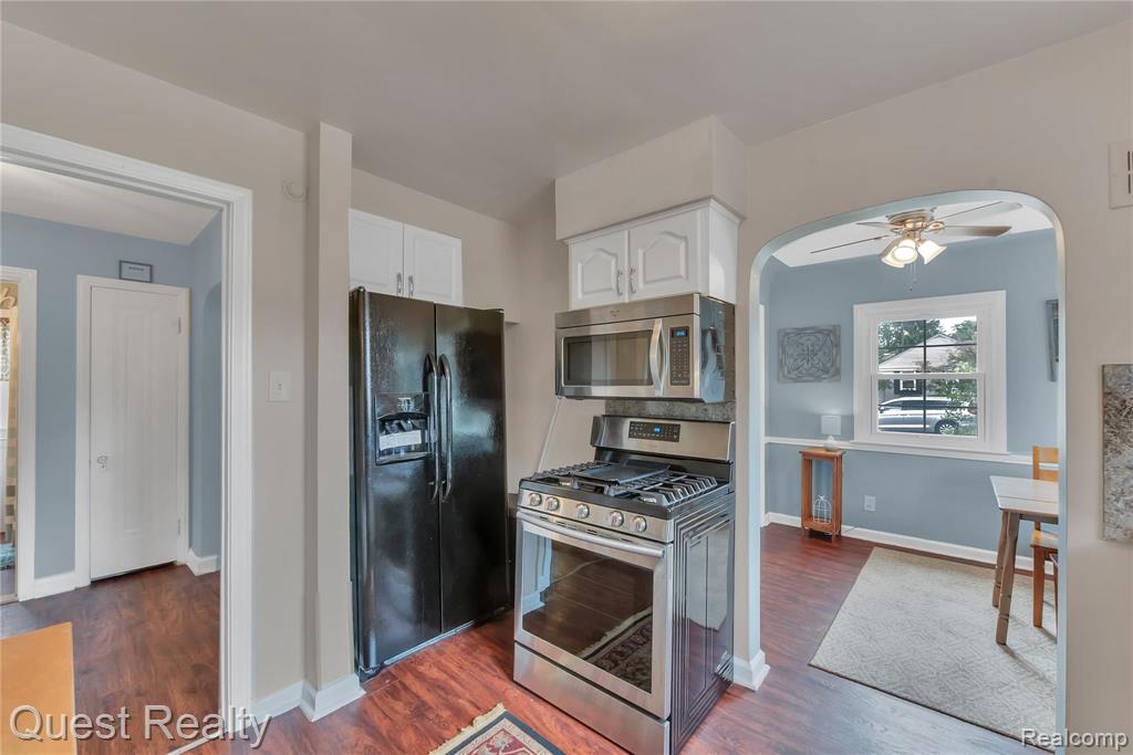 1268 Hampton Road Grosse Pointe Woods, MI 48236 - Photo 23 of 45