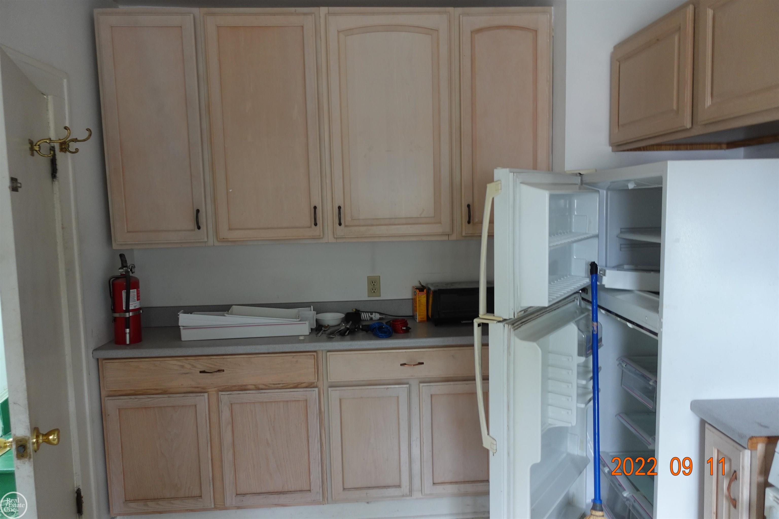 21603 Twelve Mile Road St. Clair Shores, MI 48081 - Photo 19 of 41