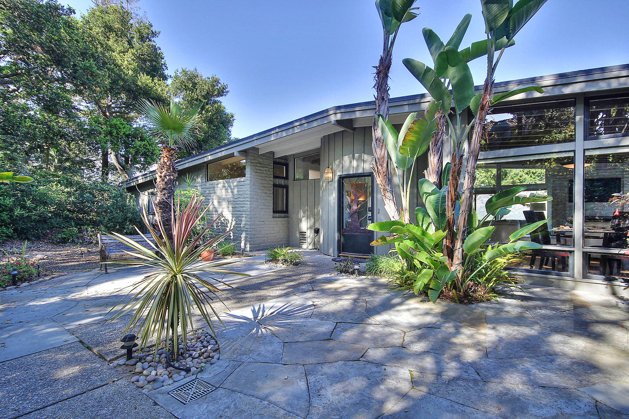 1550 Hillcrest Road Santa Barbara, CA 93103 - Photo 1 of 32 Exterior