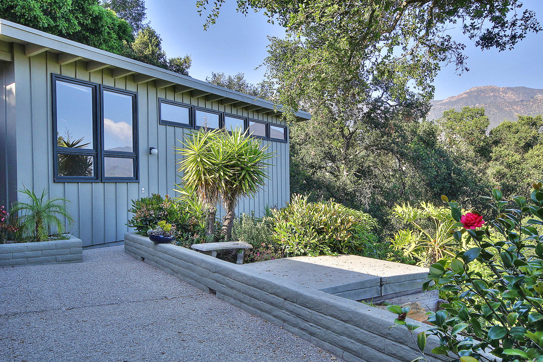 1550 Hillcrest Road Santa Barbara, CA 93103 - Photo 23 of 32 Separate Studio