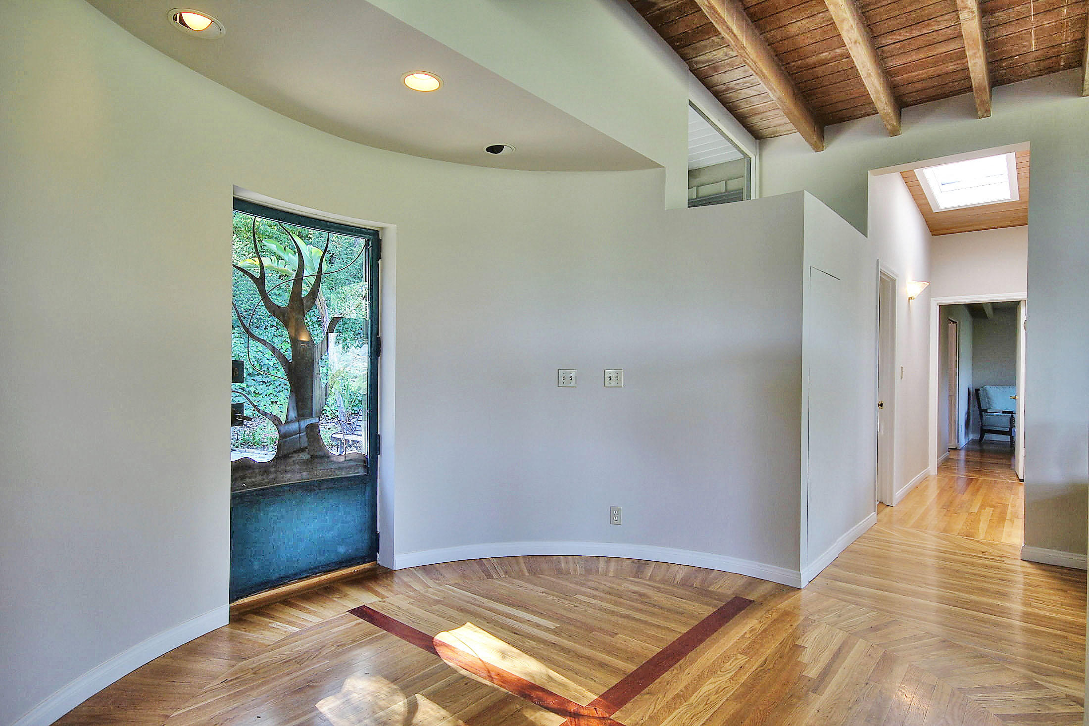 1550 Hillcrest Road Santa Barbara, CA 93103 - Photo 3 of 32 Entry