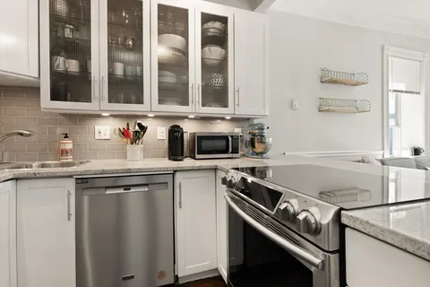 $779,000 | 108 East Brookline Street, Unit 3, Boston, MA 02118