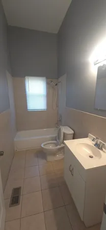 $1,275 | 3324 East 136th Street, Unit 1S, Chicago, IL 60633