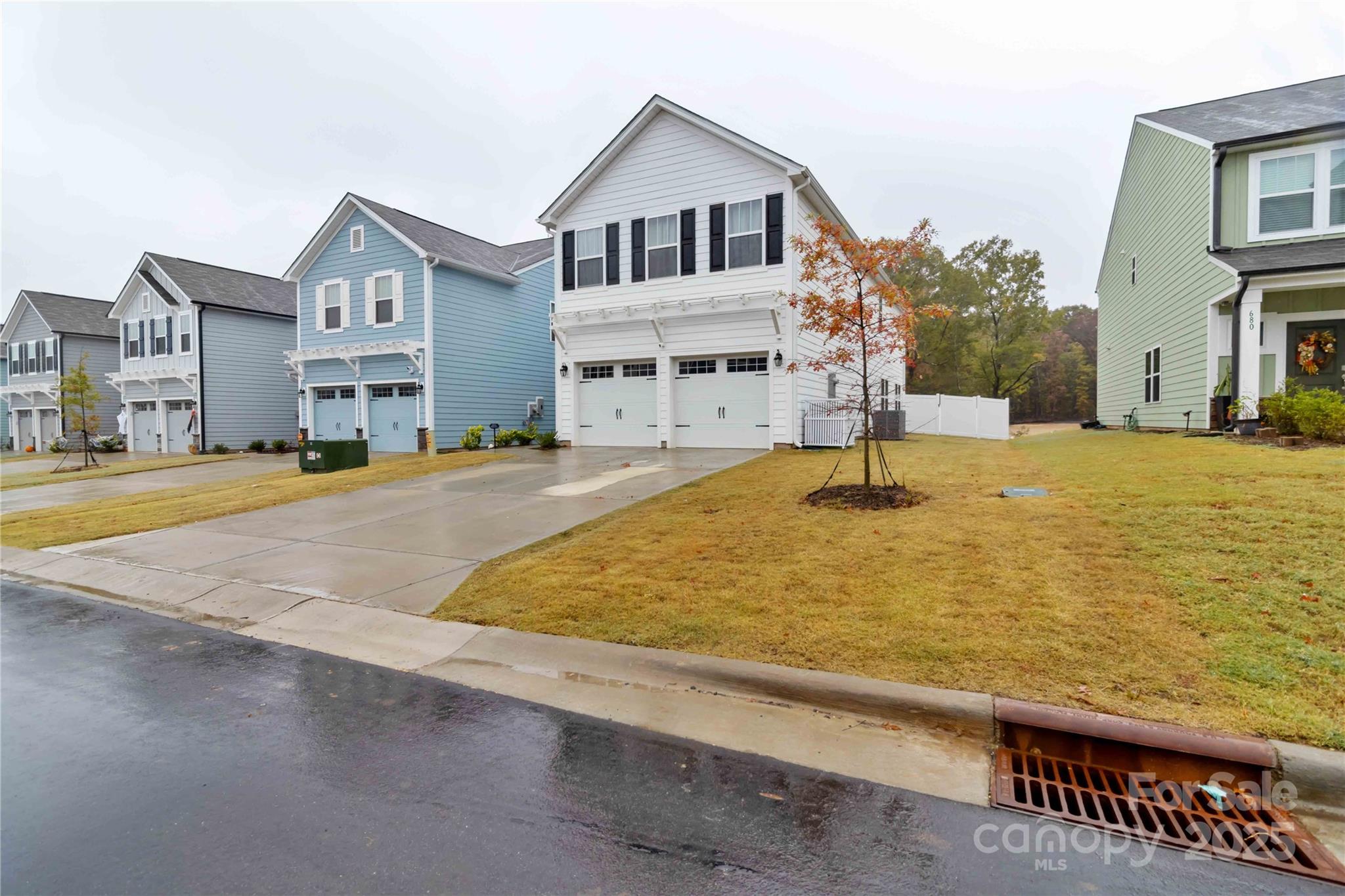 684 Candela Court York, SC 29745 - Photo 2 of 28