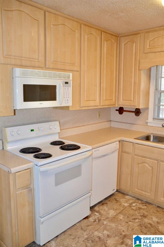 405 20th Avenue Northeast Birmingham, AL 35215 - Photo 2 of 21