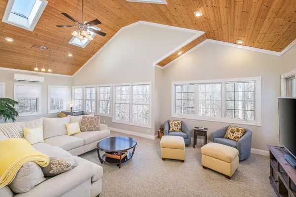 $1,199,000 | 2085 Lakewood Forest Road, Moneta, VA 24121