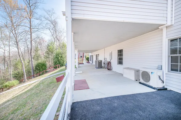 $1,199,000 | 2085 Lakewood Forest Road, Moneta, VA 24121