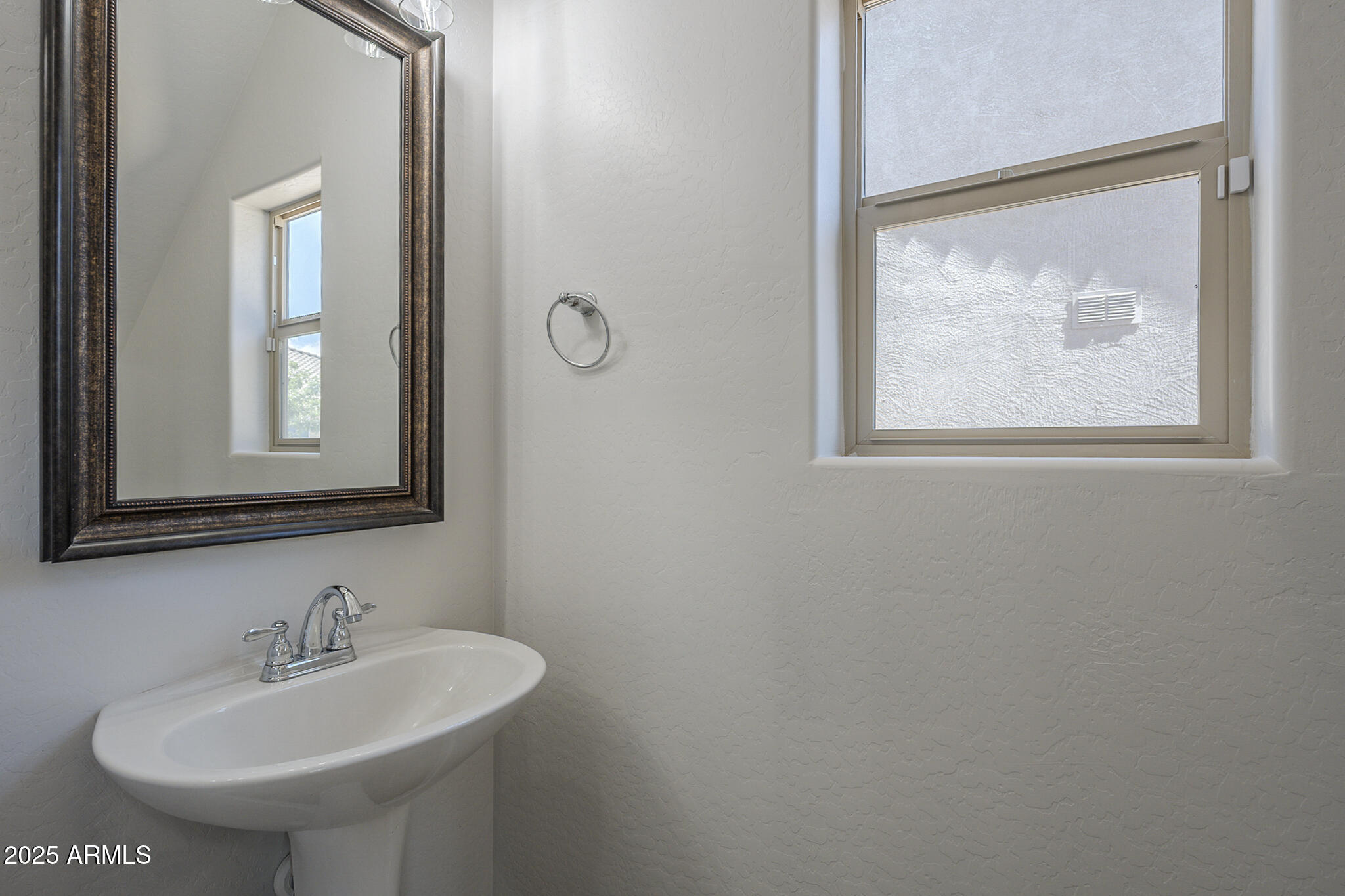 8518 South 8th Lane Phoenix, AZ 85041 - Photo 11 of 22 8th-31
