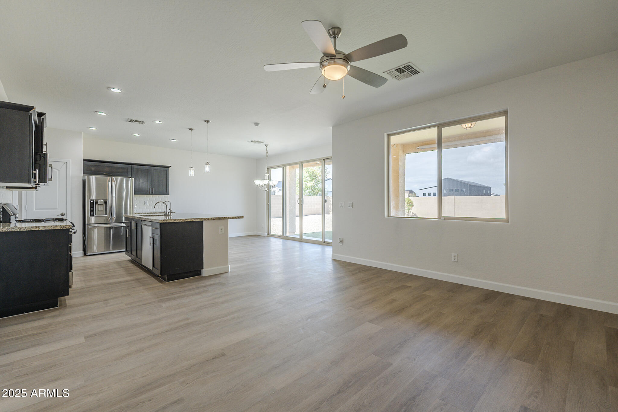 8518 South 8th Lane Phoenix, AZ 85041 - Photo 2 of 22 8th-6