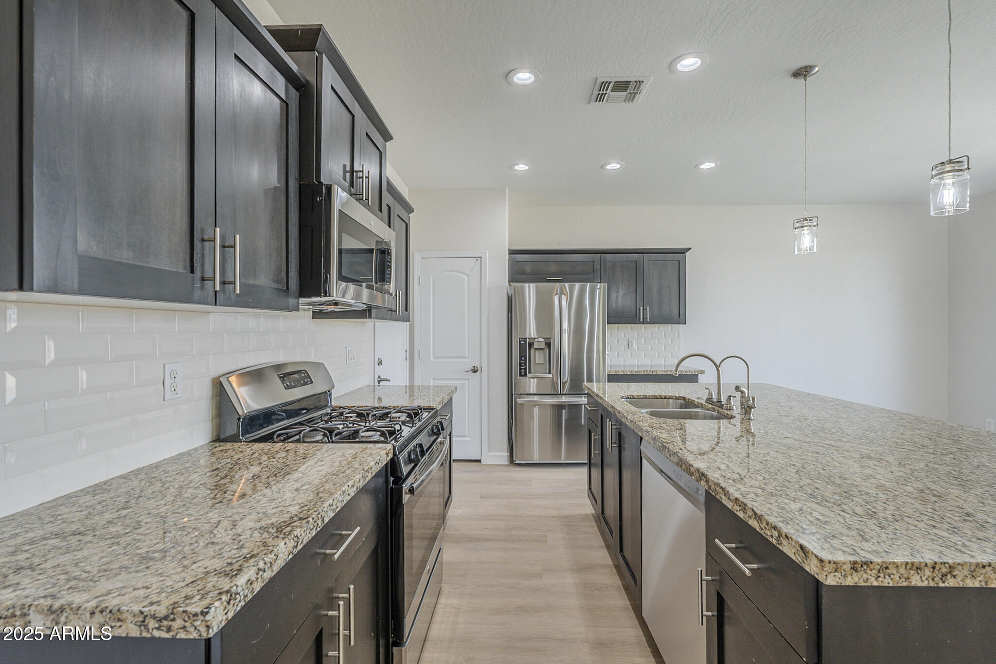 8518 South 8th Lane Phoenix, AZ 85041 - Photo 3 of 22 8th-12