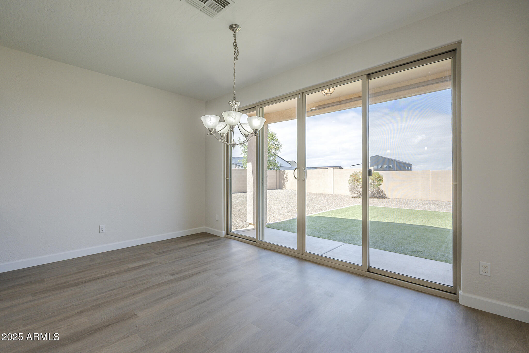 8518 South 8th Lane Phoenix, AZ 85041 - Photo 5 of 22 8th-15