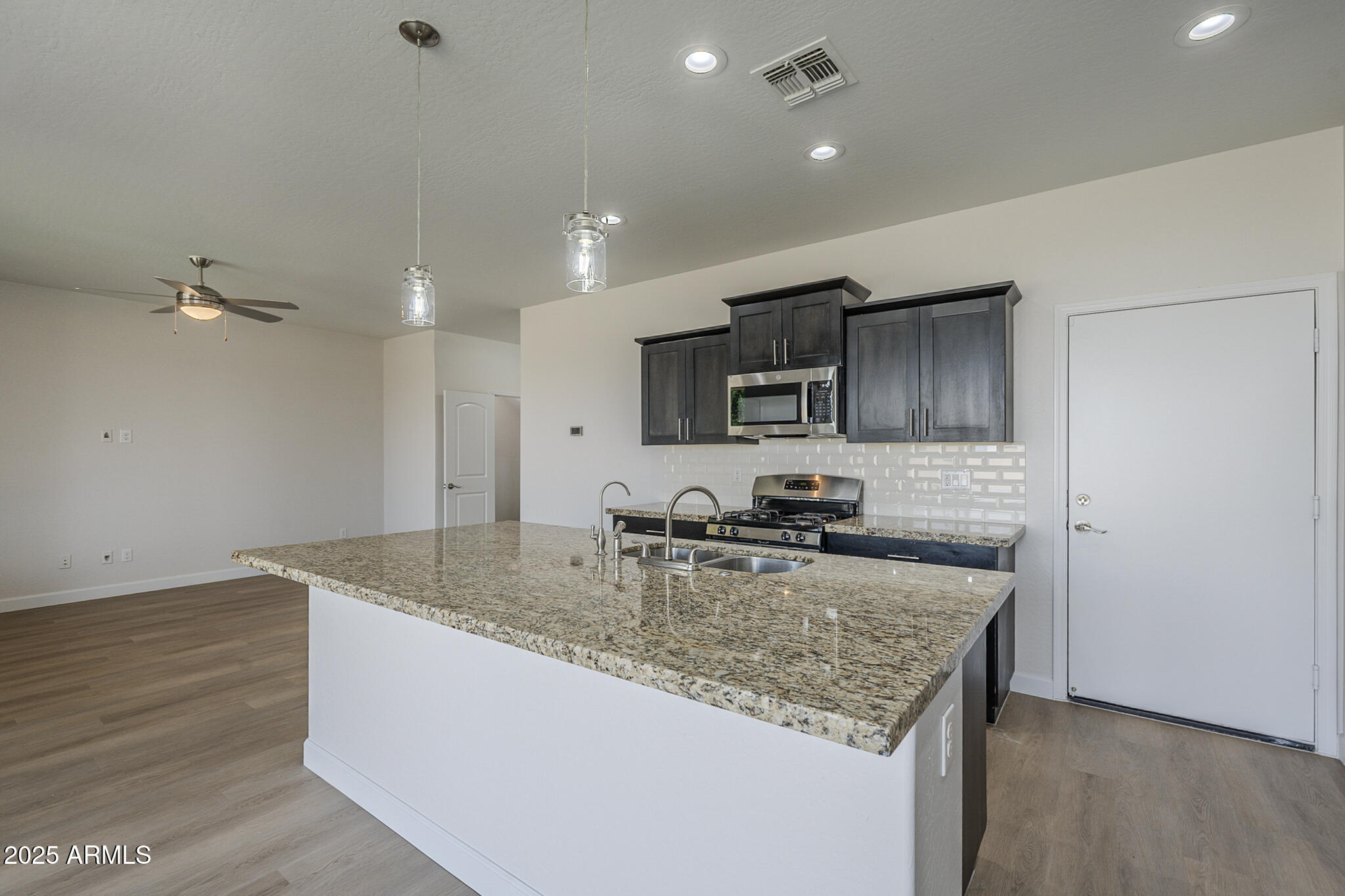 8518 South 8th Lane Phoenix, AZ 85041 - Photo 6 of 22 8th-18