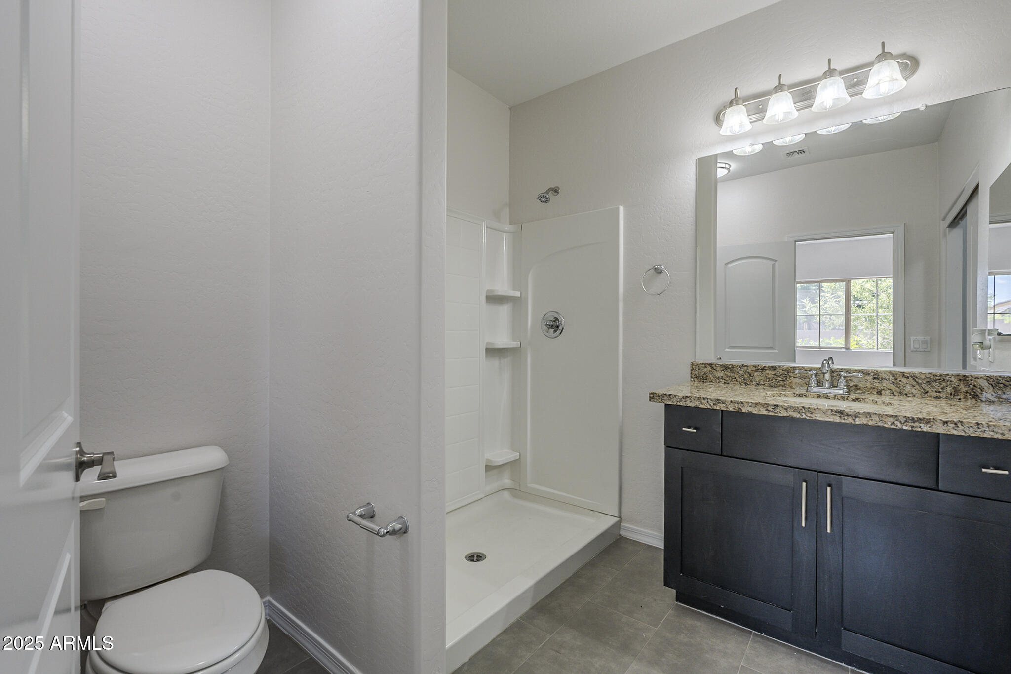 8518 South 8th Lane Phoenix, AZ 85041 - Photo 8 of 22 8th-27