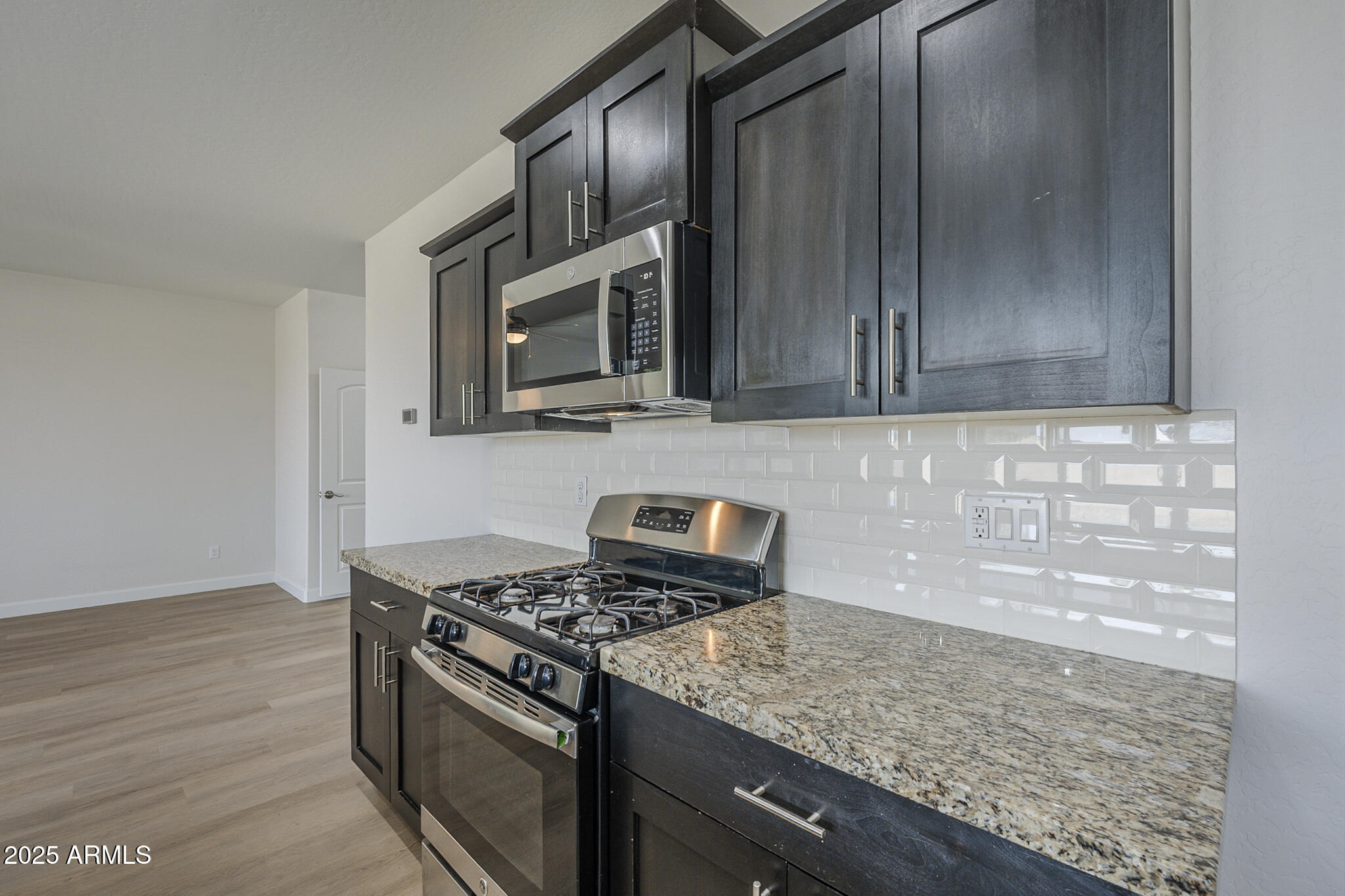 8518 South 8th Lane Phoenix, AZ 85041 - Photo 9 of 22 8th-21