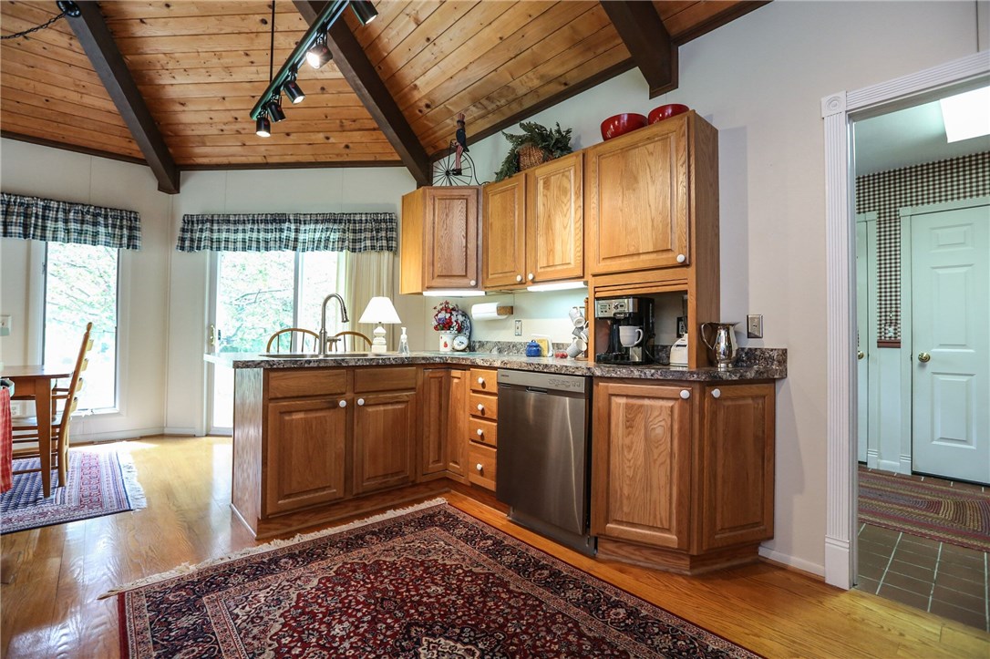 1708 New Michigan Road Farmington, NY 14425 - Photo 17 of 35