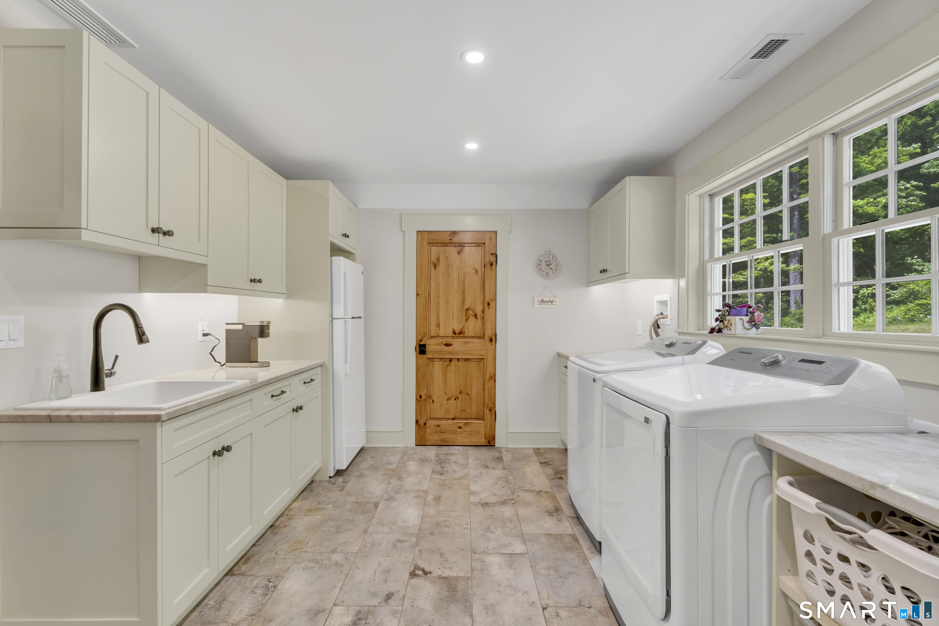 49 Round Hill Road Bethany, CT 06524 - Photo 27 of 40
