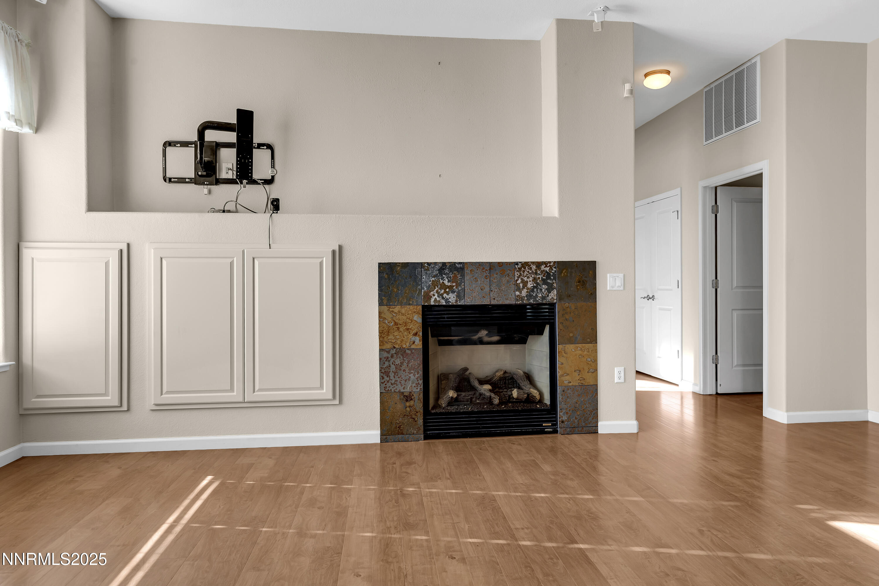 9900 Wilbur May Parkway, Unit 1802 Reno, NV 89521 - Photo 4 of 47 WilburMay_1802-000005