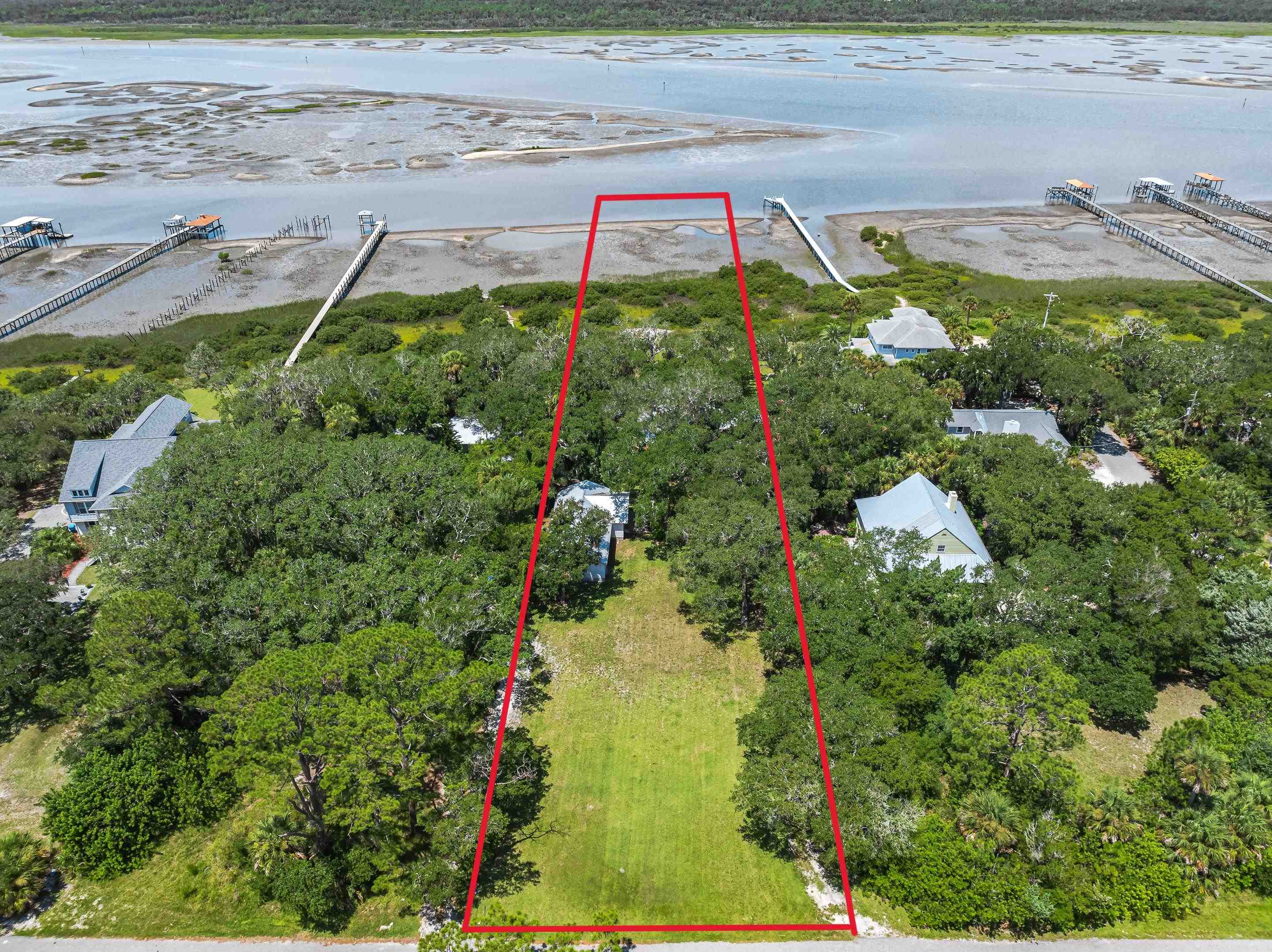 a view of a back yard of the house