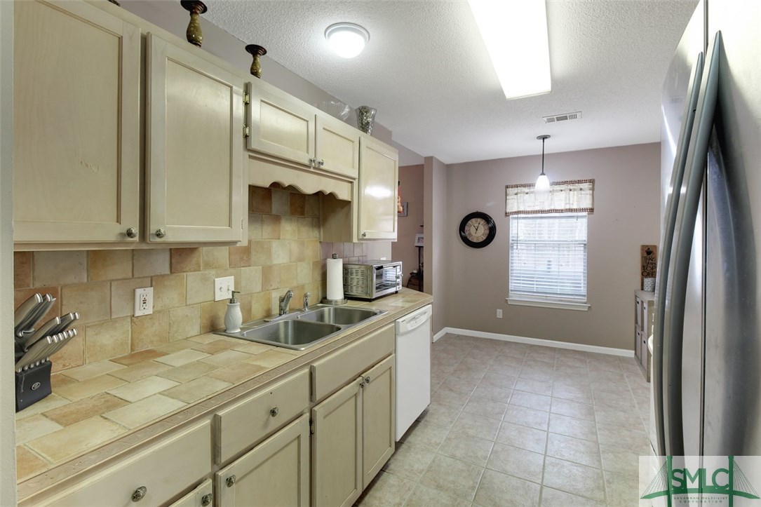 211 Longleaf Circle Pooler, GA 31322 - Photo 8 of 27