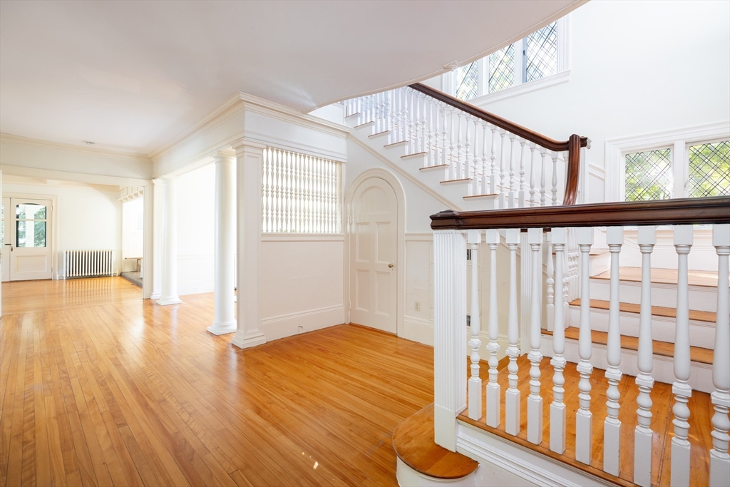 476 Heath Street Brookline, MA 02467 - Photo 7 of 24