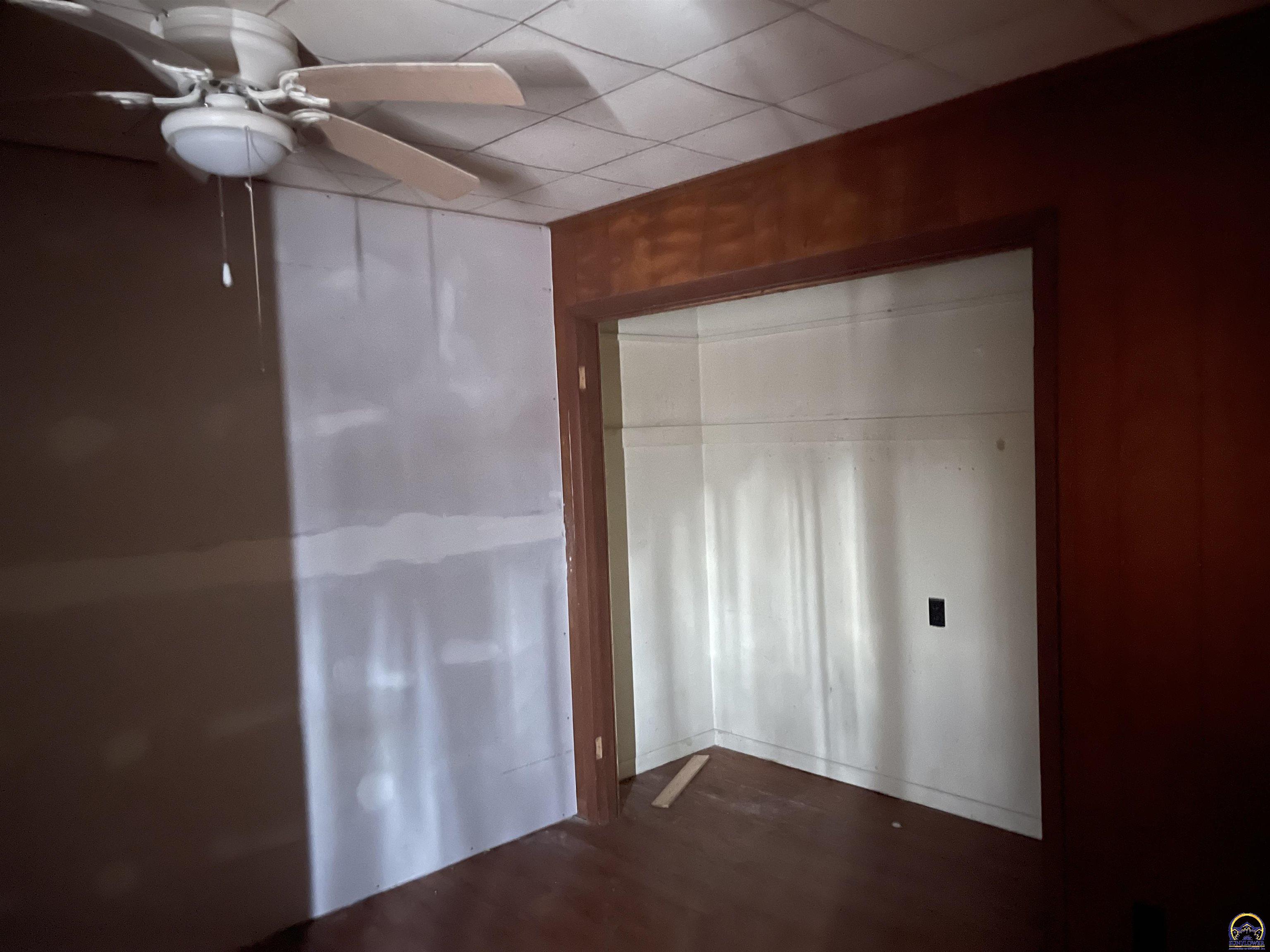 505 Frazier Street Valley Falls, KS 66088 - Photo 12 of 67