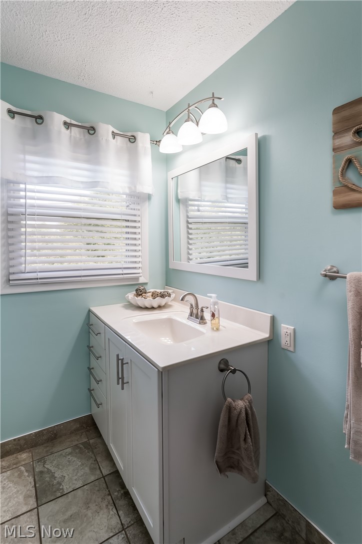 1416 North Road Warren, OH 44484 - Photo 6 of 14 Gallery Image 6