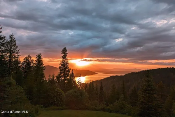 $949,000 | 3467 East Sunset Drive, Harrison, ID 83833