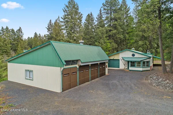 $949,000 | 3467 East Sunset Drive, Harrison, ID 83833