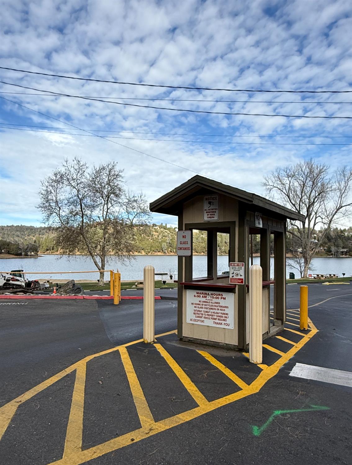 12053 Breckenridge Road Groveland, CA 95321 - Photo 4 of 10 an outdoor space with seating