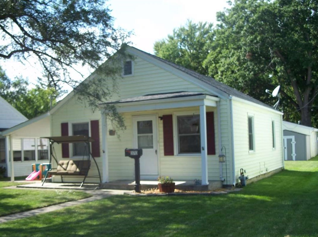 370 Stevenson Street Decatur, IN 46733 - Photo 2 of 15