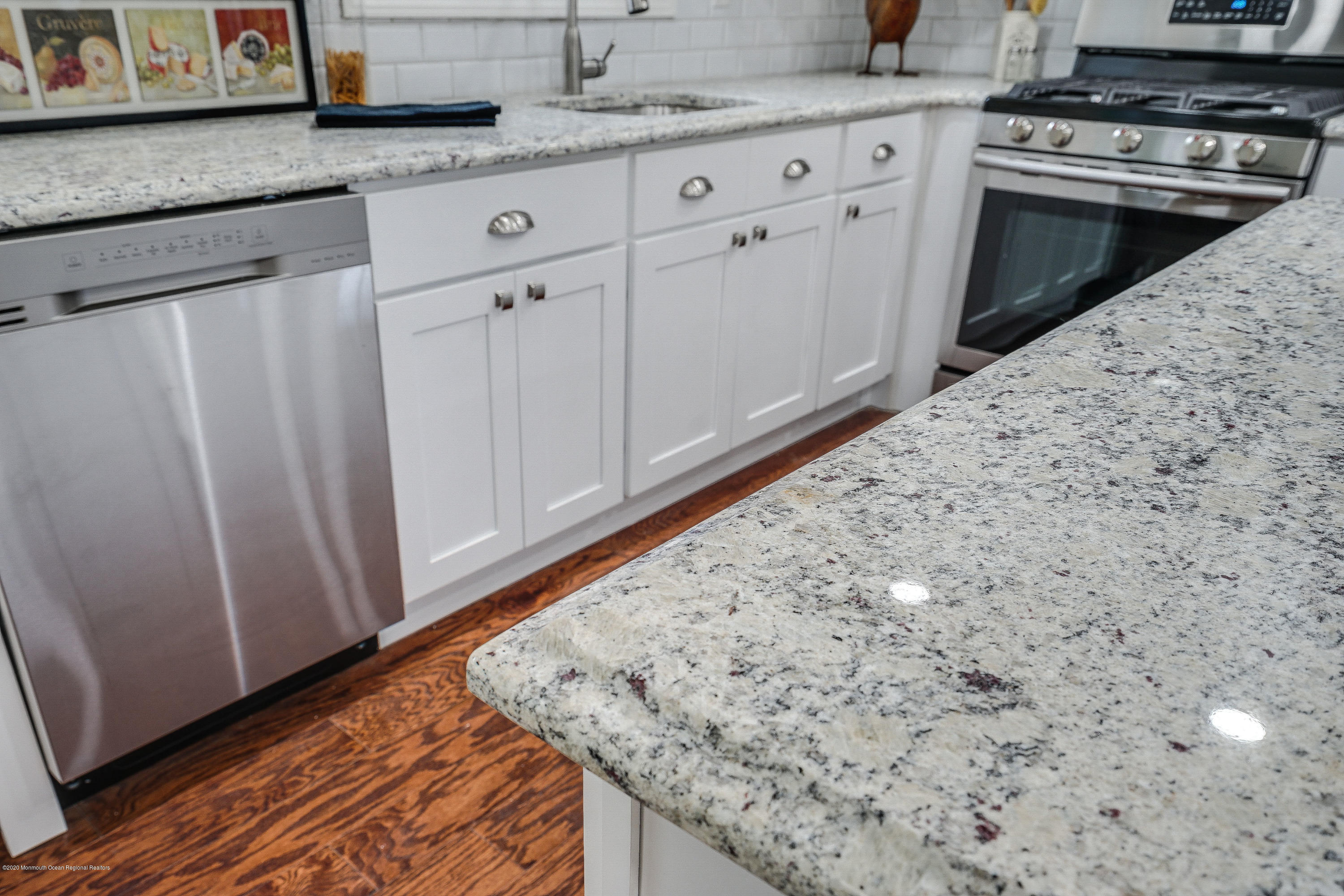 11 Keats Road Brick, NJ 08724 - Photo 11 of 35 Ogee Edge Granite Counter Tops