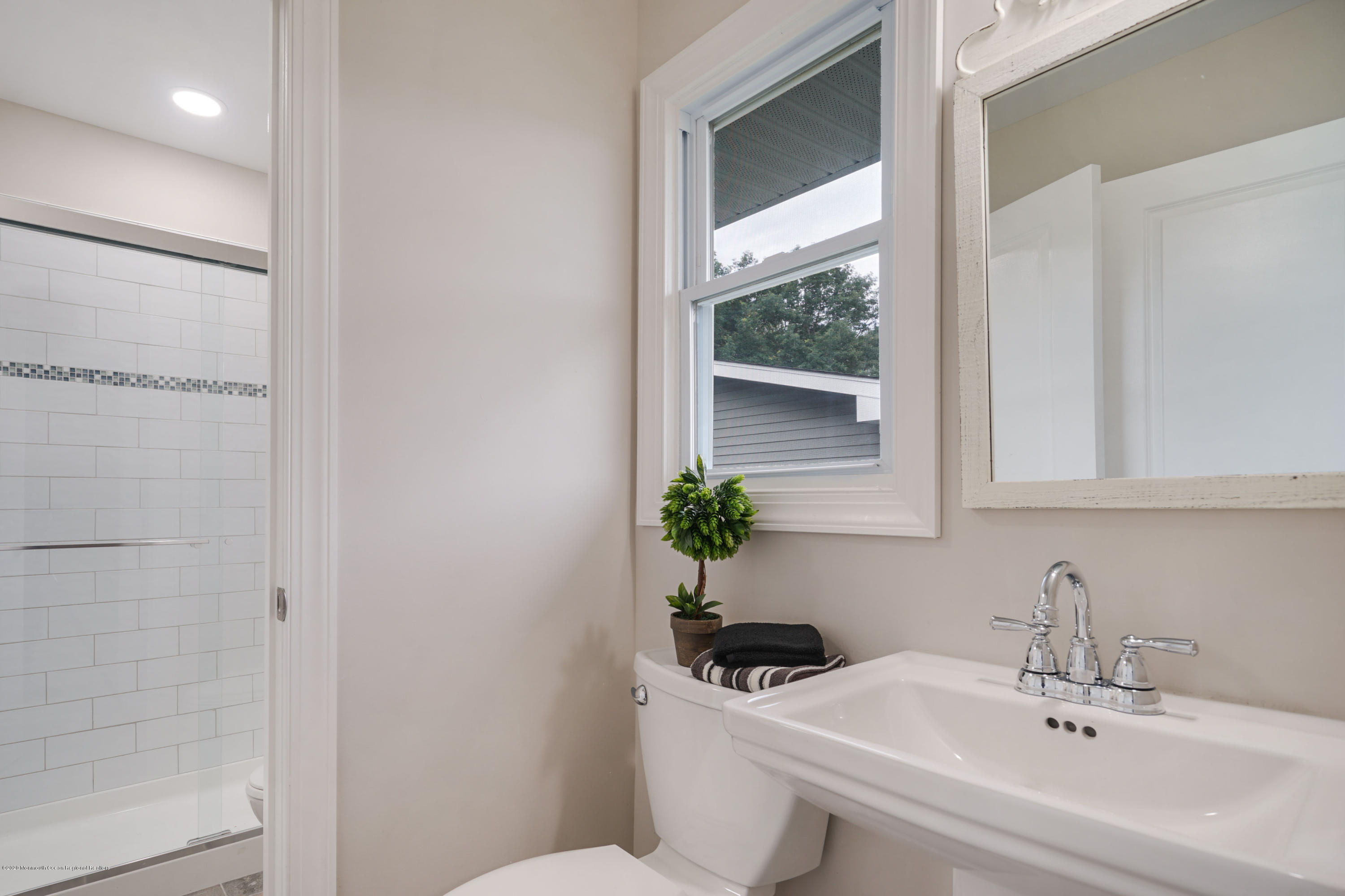 11 Keats Road Brick, NJ 08724 - Photo 23 of 35 Jack and Jill Bath