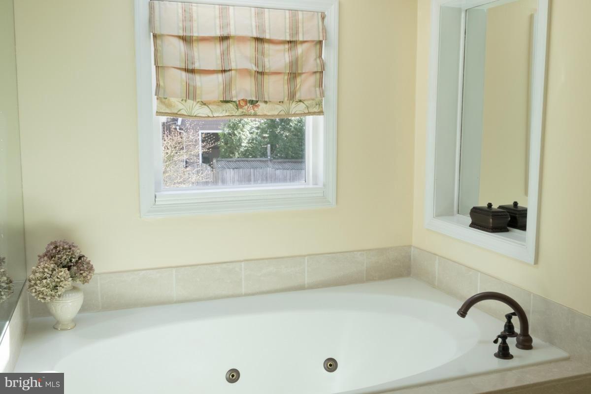 119 Hawthorn Road Baltimore, MD 21210 - Photo 17 of 30 a bathroom with a tub
