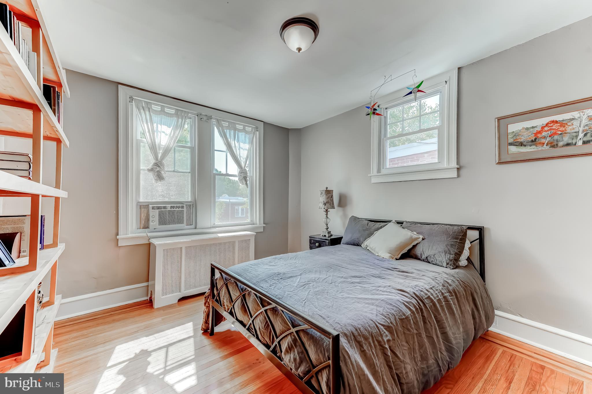 32 Roumfort Road Philadelphia, PA 19119 - Photo 18 of 39