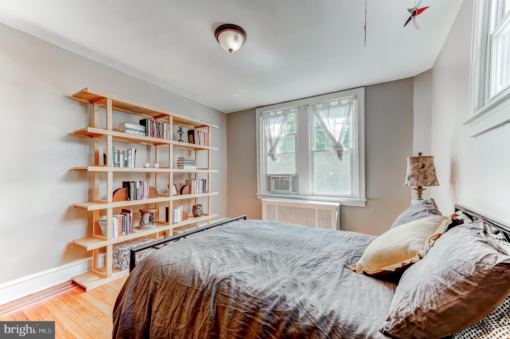 32 Roumfort Road Philadelphia, PA 19119 - Photo 19 of 39