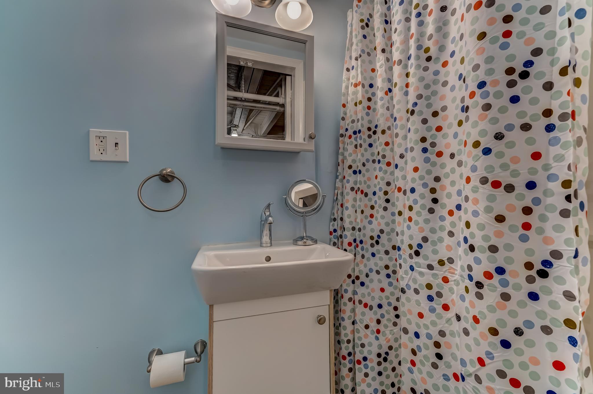 32 Roumfort Road Philadelphia, PA 19119 - Photo 30 of 39