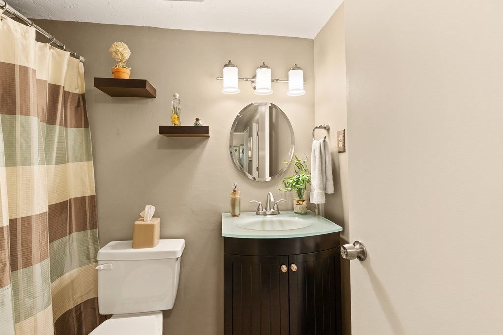 39 Christopher Drive, Unit B Stoughton, MA 02072 - Photo 16 of 28