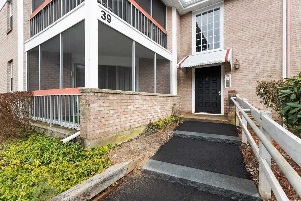 39 Christopher Drive, Unit B Stoughton, MA 02072 - Photo 20 of 28