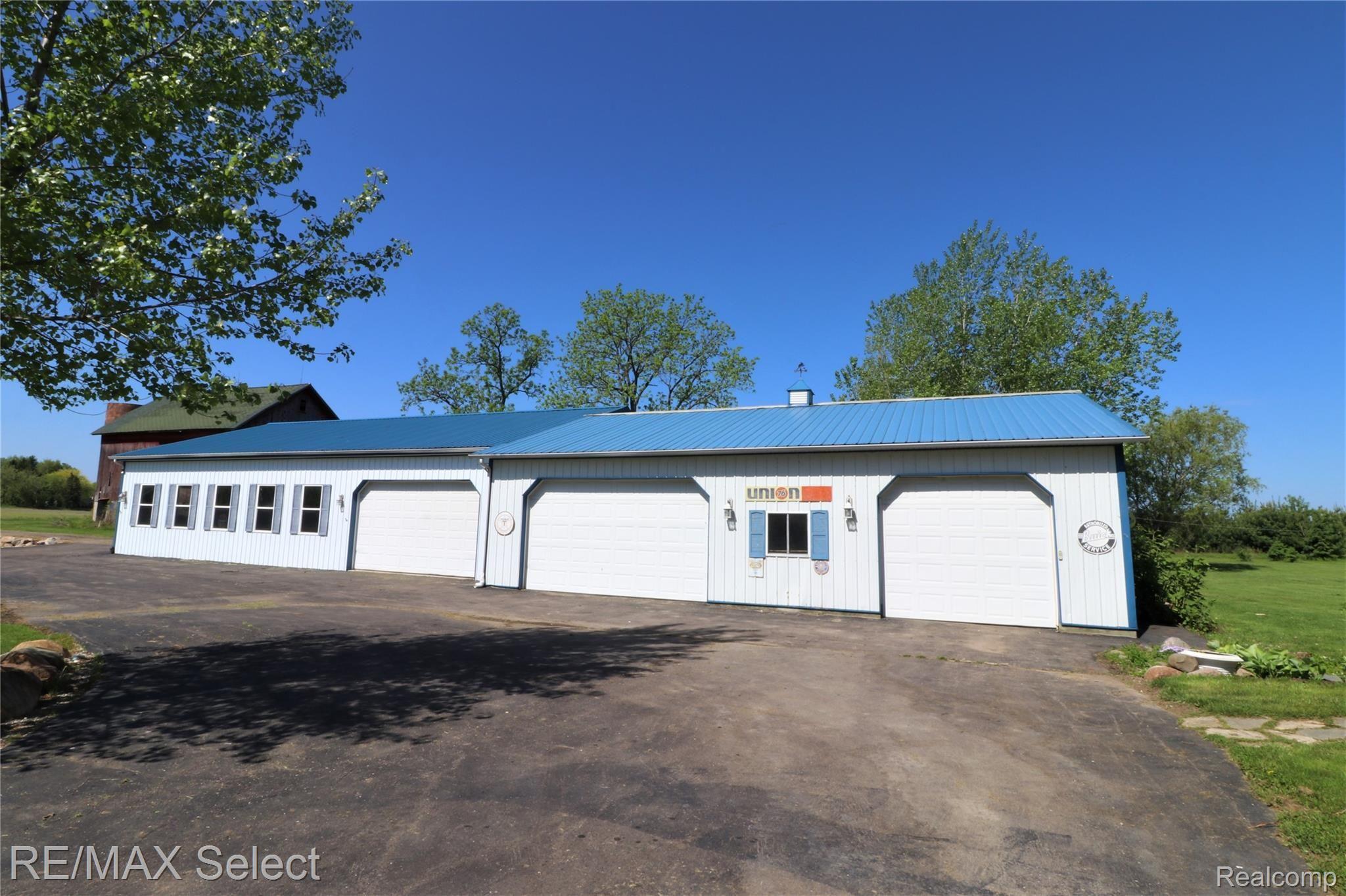 6438 Morrish Road Swartz Creek, MI 48473 - Photo 8 of 32 IMG_1757.jpg
