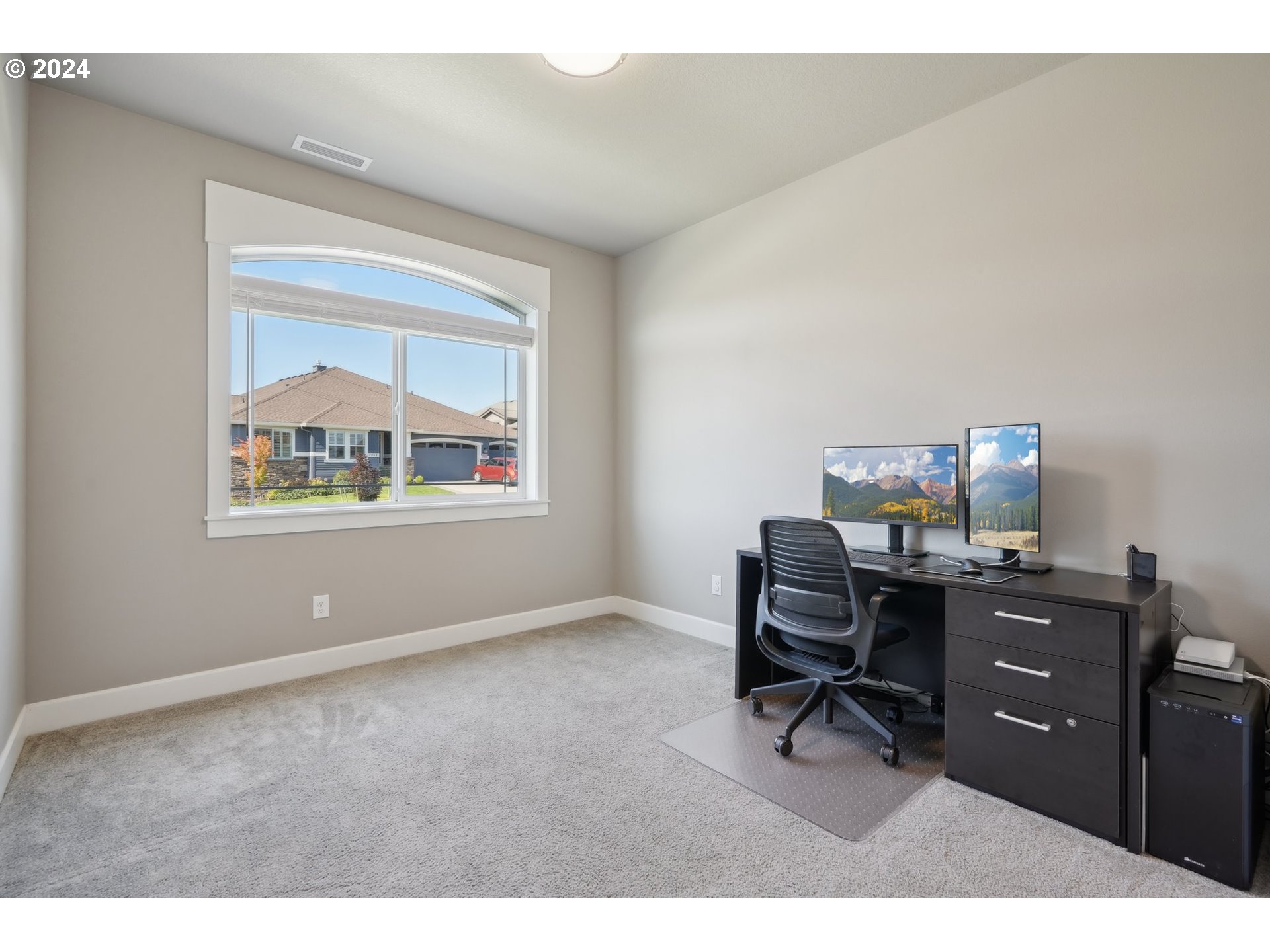 1701 South Nighthawk Road Ridgefield, WA 98642 - Photo 30 of 45 a workspace with furniture and a window