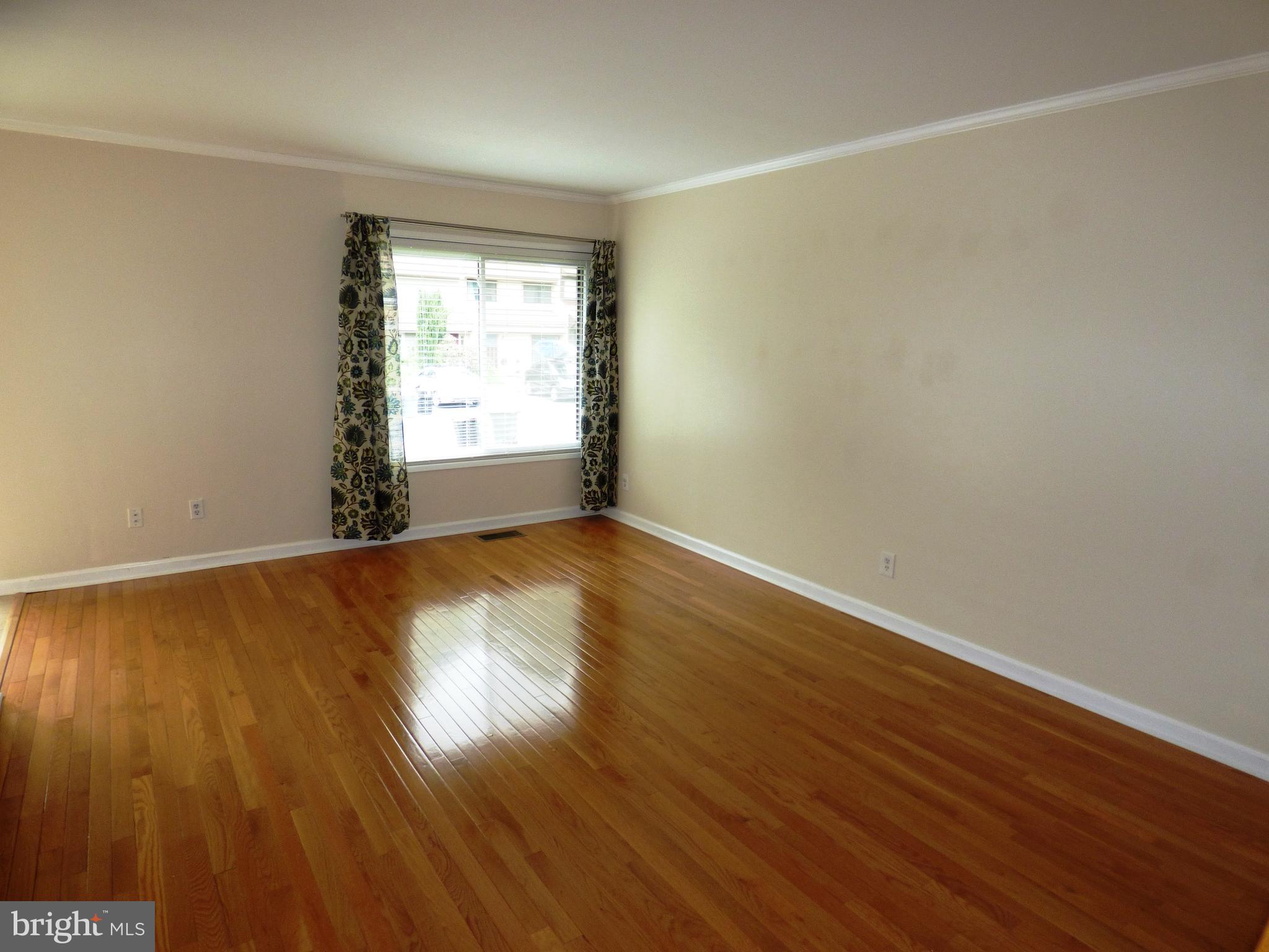 2253 Coppersmith Square Reston, VA 20191 - Photo 4 of 26