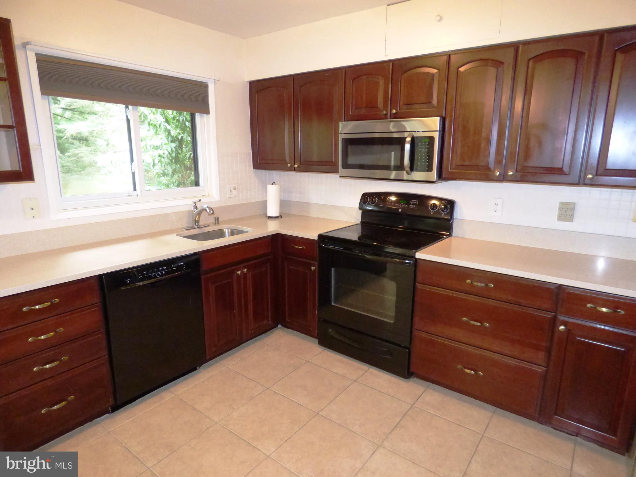 2253 Coppersmith Square Reston, VA 20191 - Photo 5 of 26