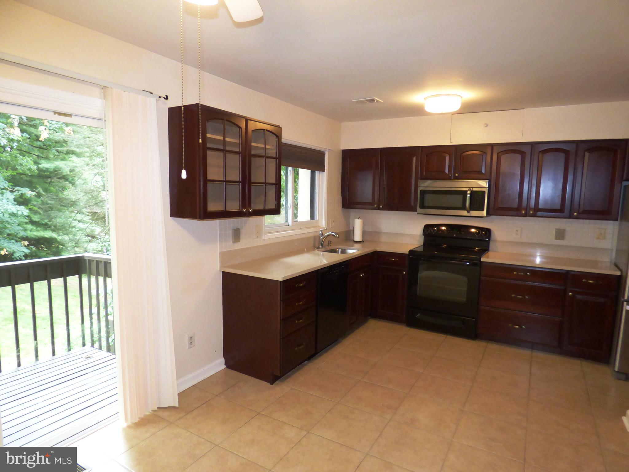 2253 Coppersmith Square Reston, VA 20191 - Photo 6 of 26