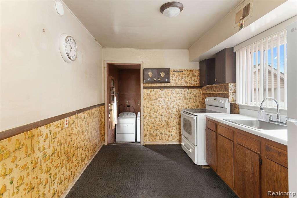 12249 Inkster Road Livonia, MI 48150 - Photo 5 of 16