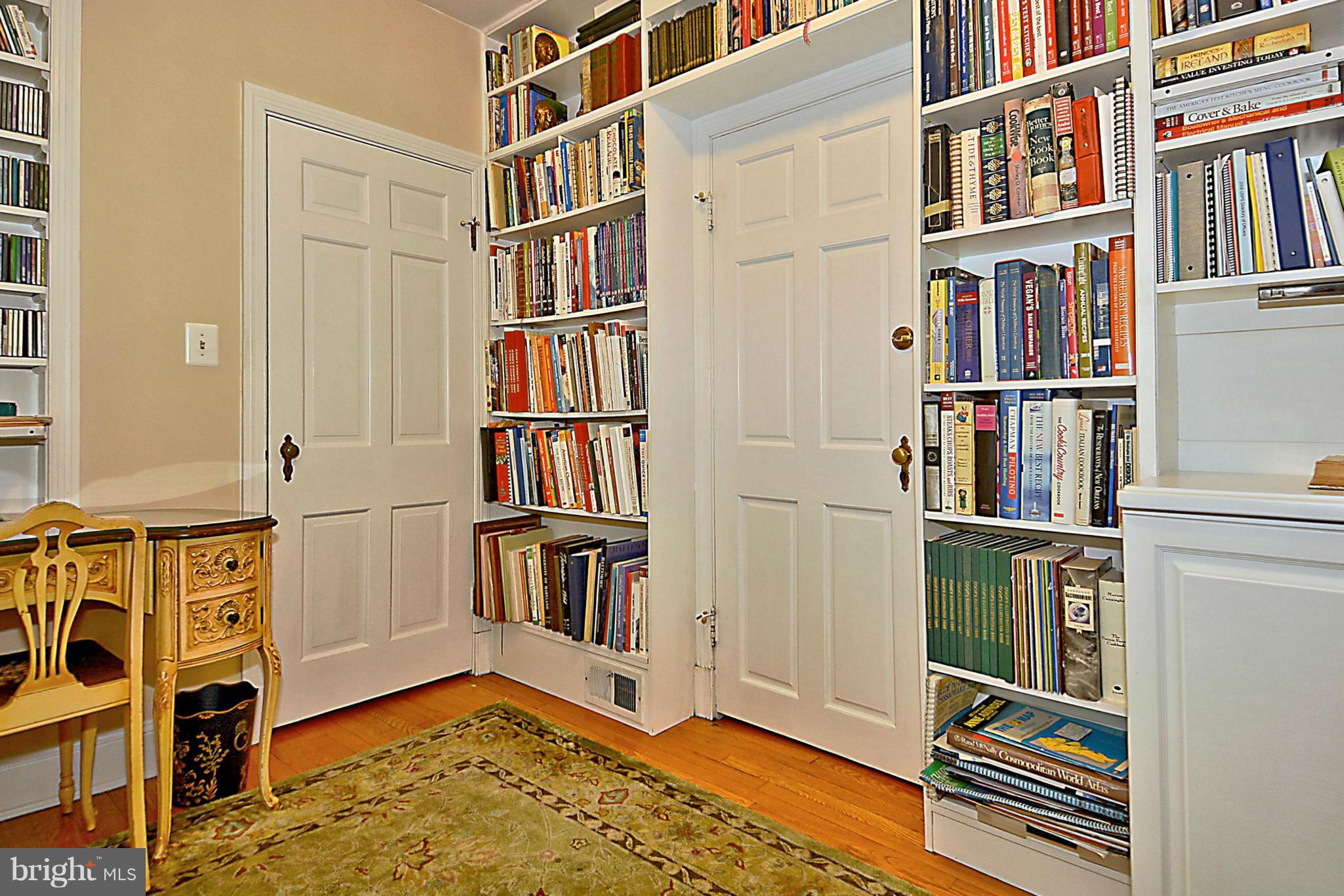 77 South Winchester Road Annapolis, MD 21409 - Photo 14 of 29 Library