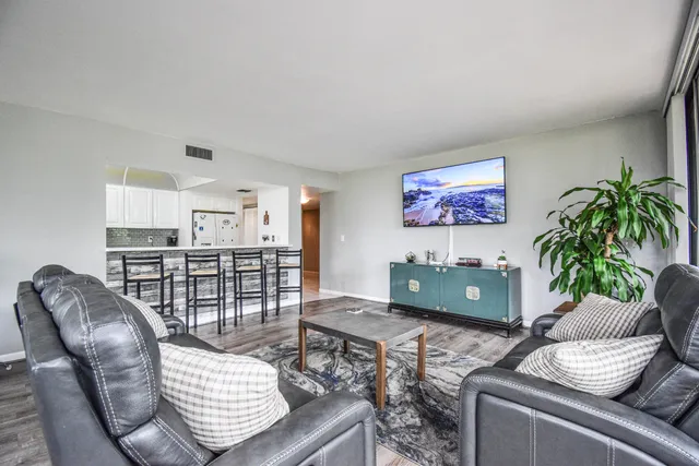 $350,000 | 799 Jeffery Street, Unit 101, Boca Raton, FL 33487