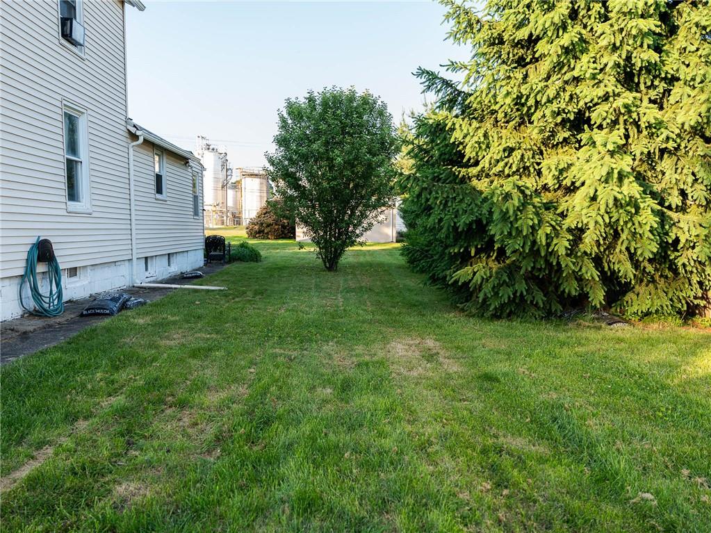 631 Connecticut Avenue Rochester, PA 15074 - Photo 3 of 40 a view of a backyard with a garden